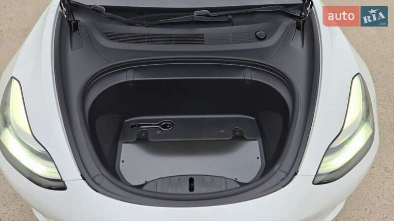 Седан Tesla Model 3 2019 в Николаеве