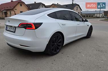 Седан Tesla Model 3 2019 в 