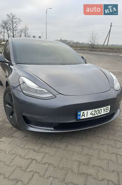 Седан Tesla Model 3 2021 в Буче