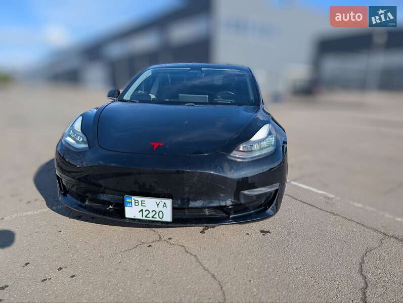 Седан Tesla Model 3 2019 в Николаеве
