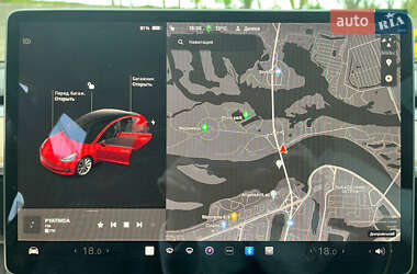 Седан Tesla Model 3 2022 в 