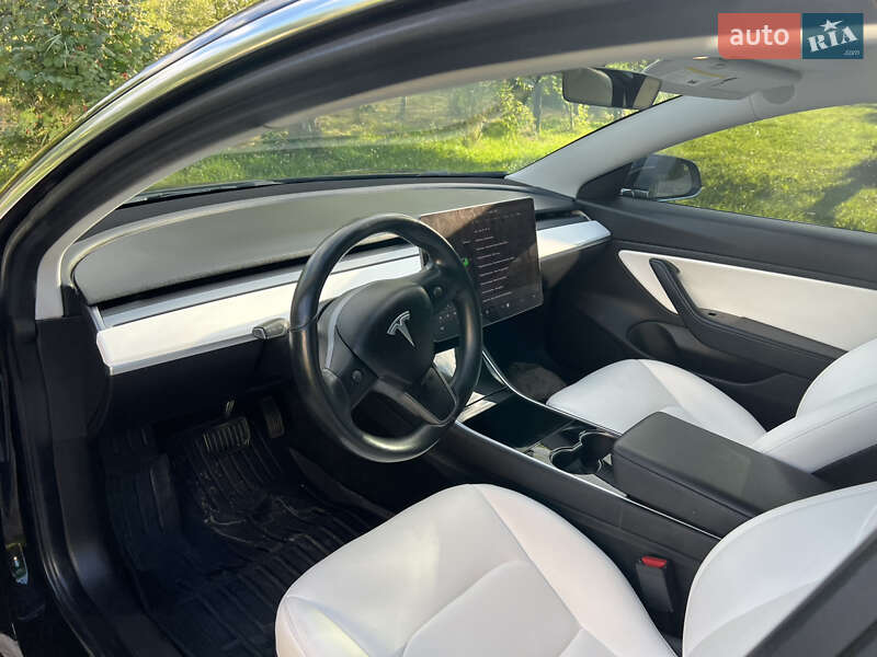 Седан Tesla Model 3 2018 в Долине