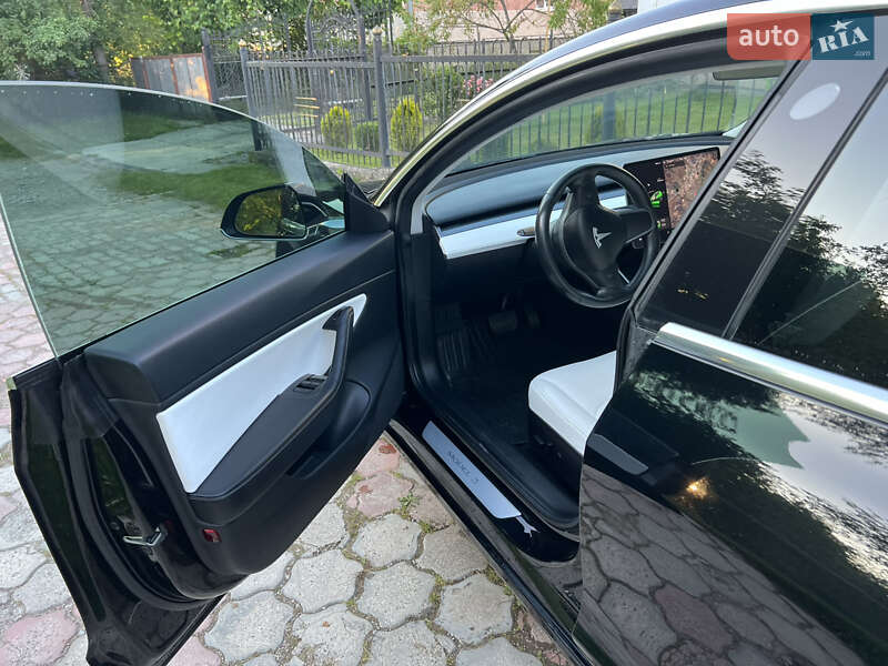Седан Tesla Model 3 2018 в Долине