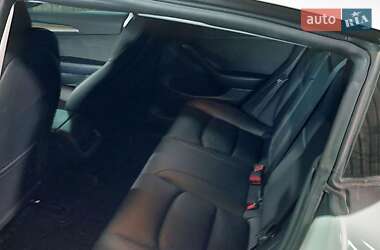 Седан Tesla Model 3 2022 в 