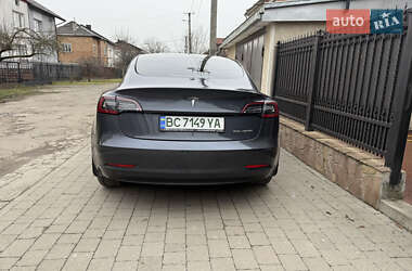 Седан Tesla Model 3 2021 в Львове