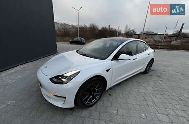 Седан Tesla Model 3 2021 в Львове