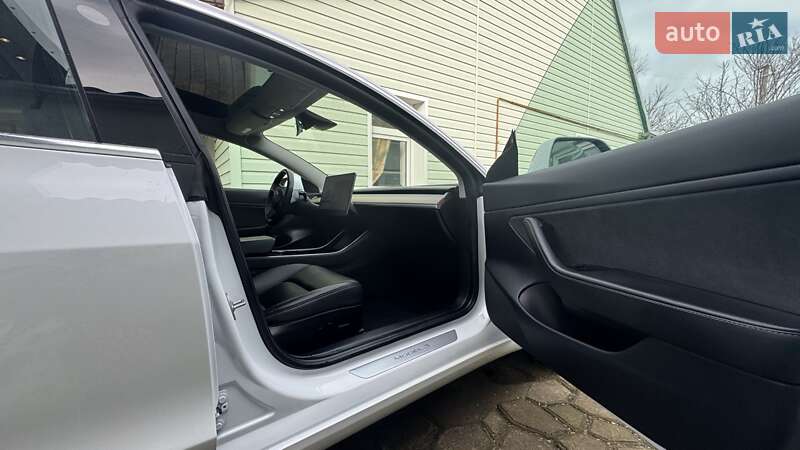 Седан Tesla Model 3 2019 в Днепре