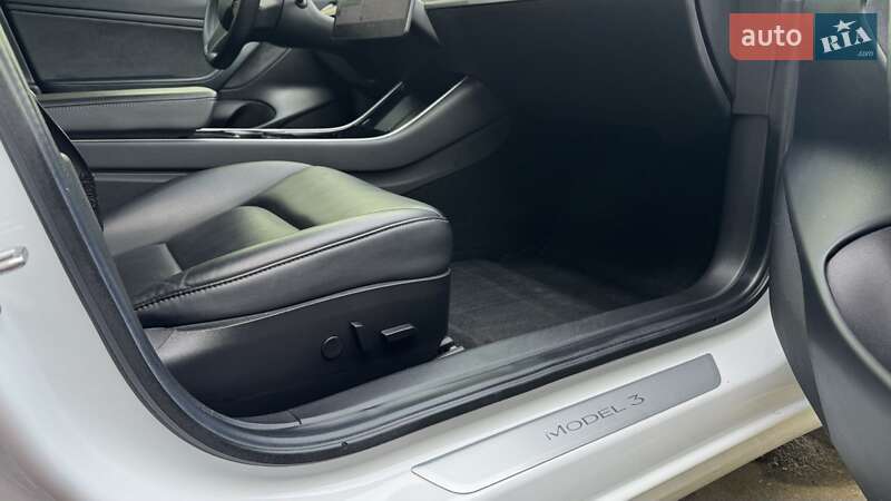 Седан Tesla Model 3 2019 в Днепре