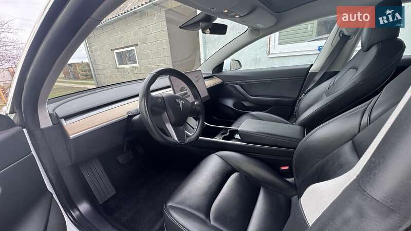 Седан Tesla Model 3 2019 в Днепре