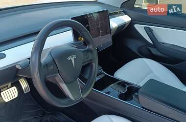 Седан Tesla Model 3 2019 в 