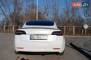 Седан Tesla Model 3 2019 в 
