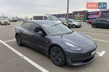 Седан Tesla Model 3 2023 в Киеве