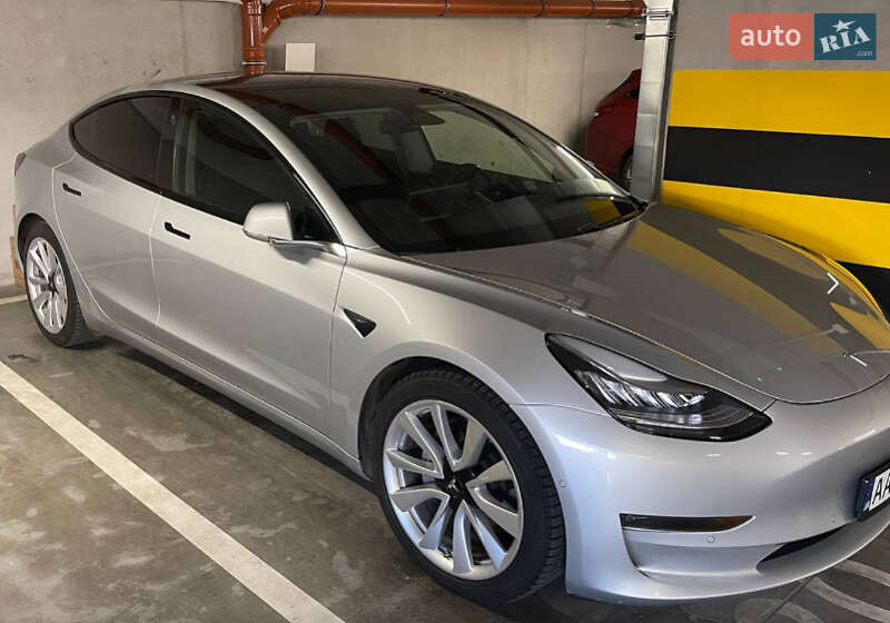 Седан Tesla Model 3 2018 в Киеве