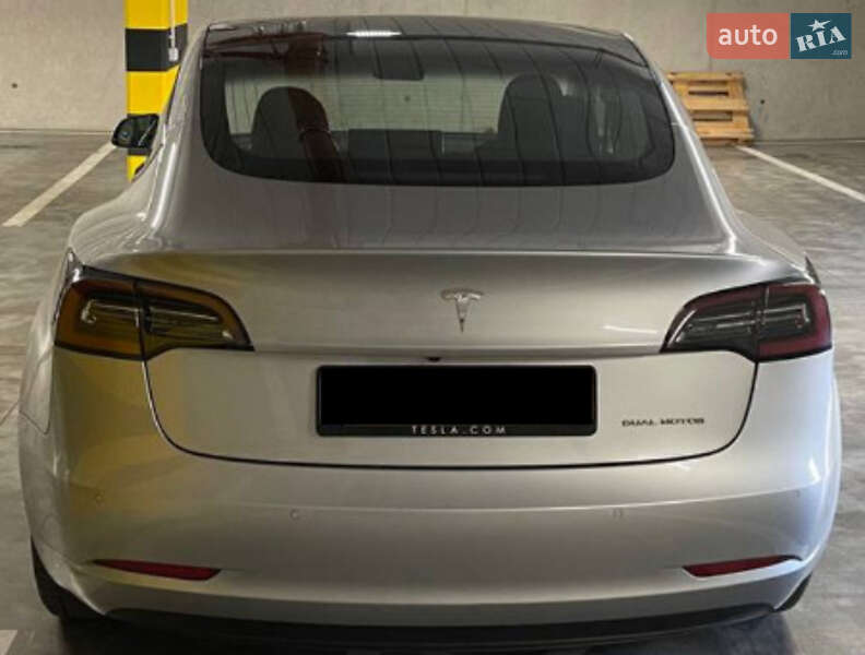 Седан Tesla Model 3 2018 в Киеве