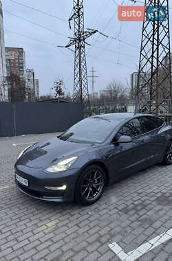 Седан Tesla Model 3 2021 в Киеве