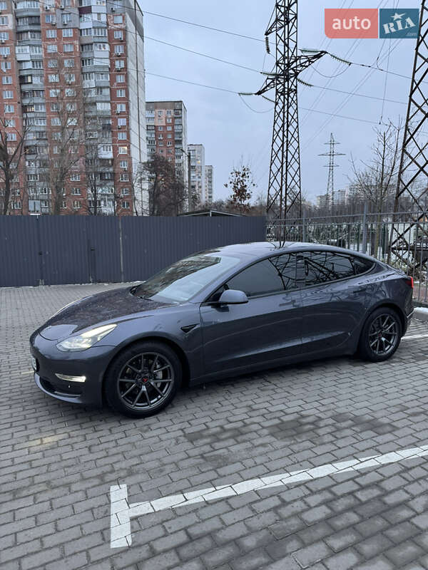 Седан Tesla Model 3 2021 в Києві