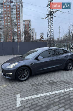 Седан Tesla Model 3 2021 в Киеве