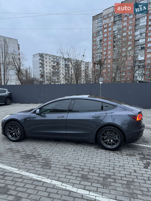Седан Tesla Model 3 2021 в Києві