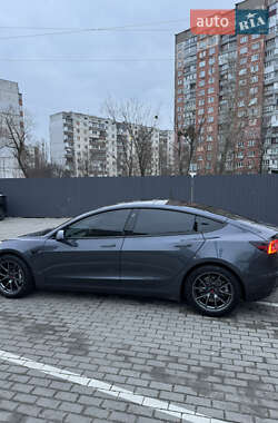 Седан Tesla Model 3 2021 в Киеве