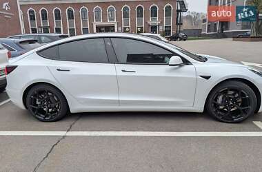 Седан Tesla Model 3 2022 в Києві