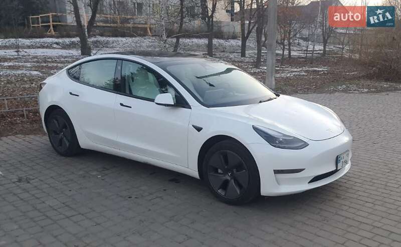Tesla Model 3 2022