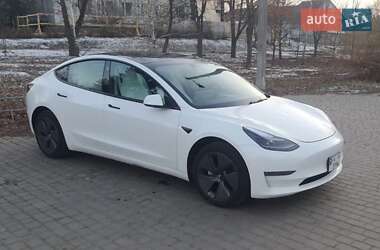 Седан Tesla Model 3 2022 в 