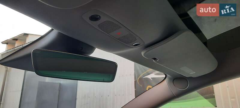 Седан Tesla Model 3 2020 в Рівному