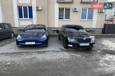 Седан Tesla Model 3 2020 в Ужгороді