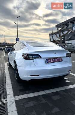 Седан Tesla Model 3 2021 в 