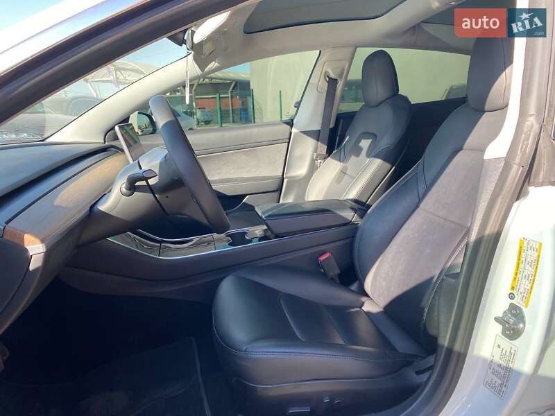 Седан Tesla Model 3 2020 в Львове фото 16 Седан Tesla Model 3 2020 в Львове
