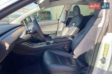 Седан Tesla Model 3 2020 в 