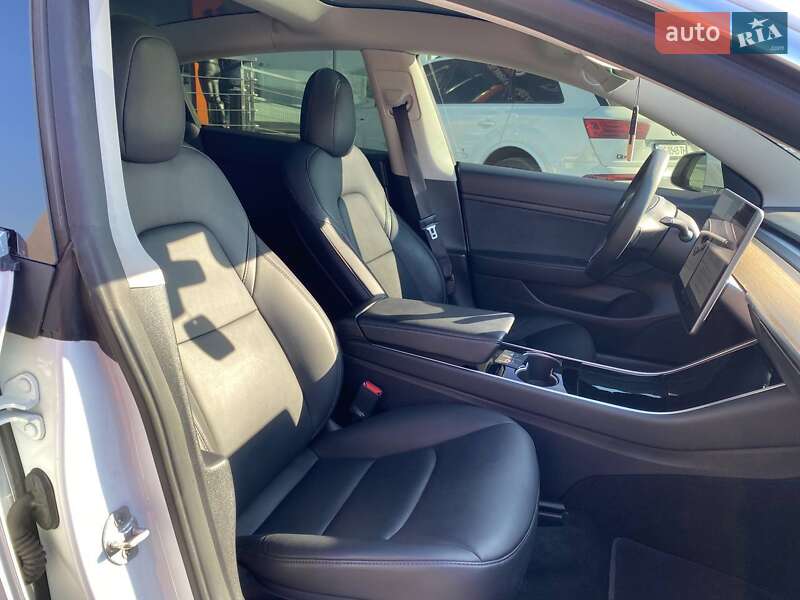 Седан Tesla Model 3 2020 в Львове фото 22 Седан Tesla Model 3 2020 в Львове