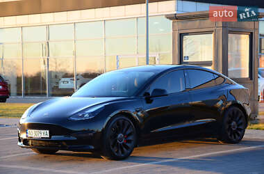 Седан Tesla Model 3 2021 в 