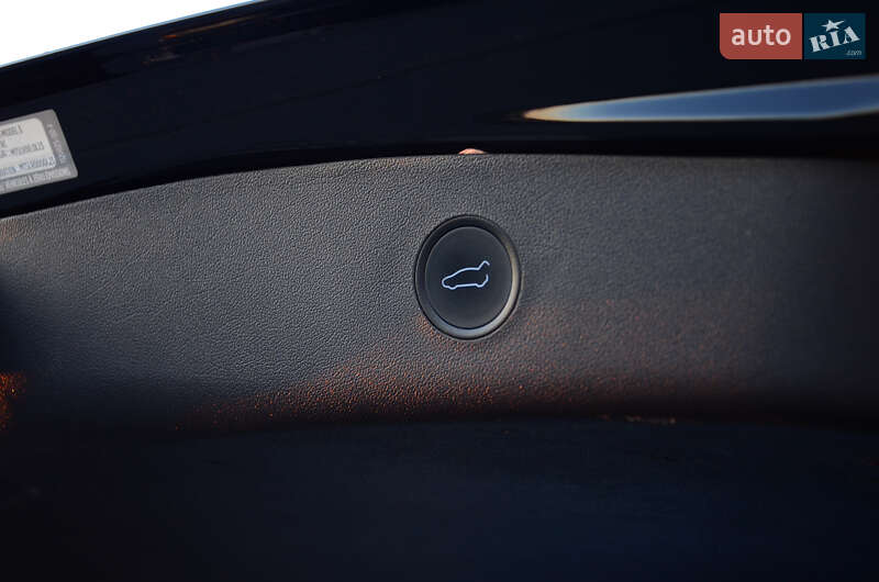 Седан Tesla Model 3 2021 в Мукачево