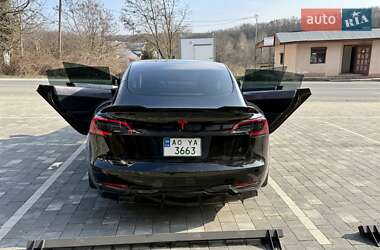 Седан Tesla Model 3 2017 в Ужгороде