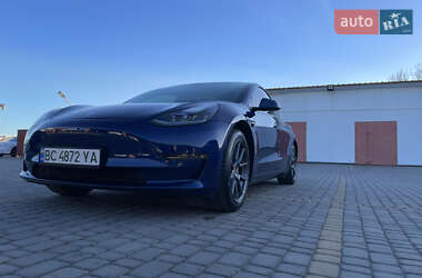 Седан Tesla Model 3 2021 в 