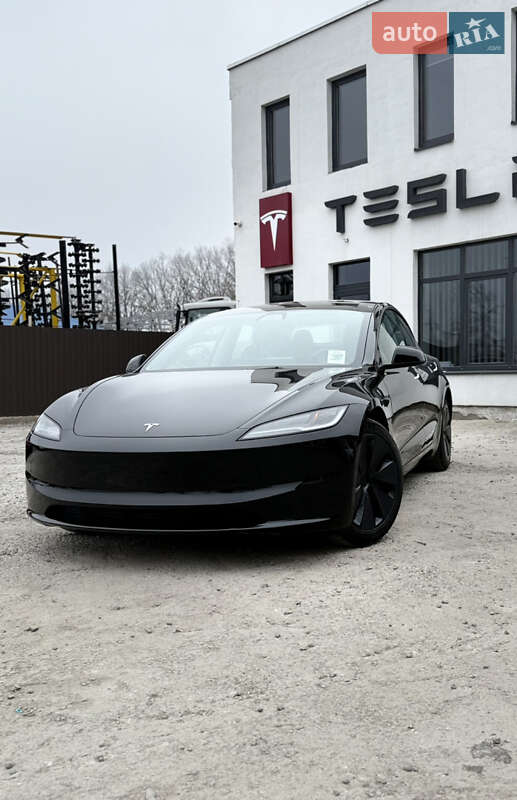 Седан Tesla Model 3 2024 в 