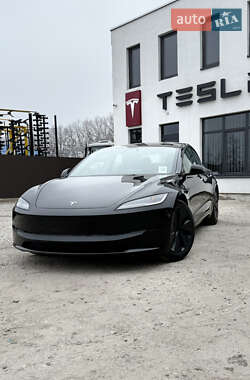 Седан Tesla Model 3 2024 в 