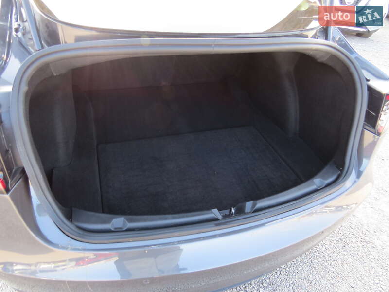 Седан Tesla Model 3 2018 в Кропивницькому