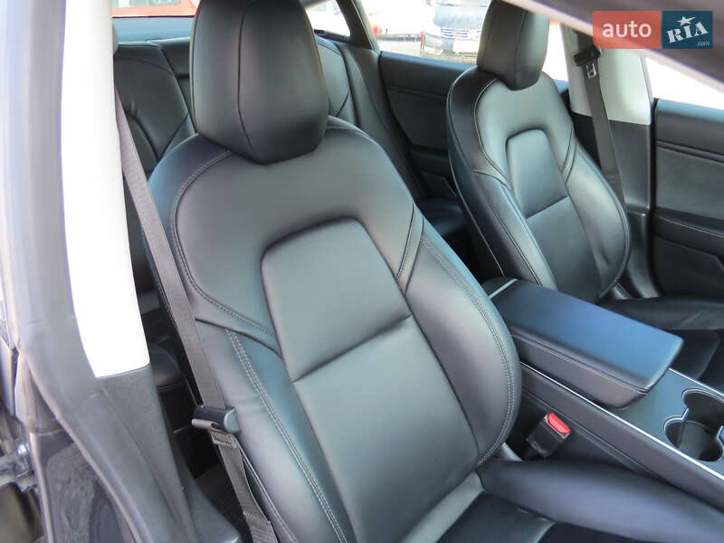 Седан Tesla Model 3 2018 в Кропивницькому