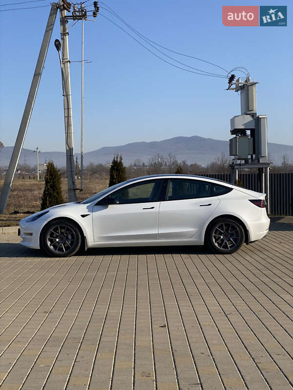 Седан Tesla Model 3 2021 в Иршаве фото 2 Седан Tesla Model 3 2021 в Иршаве
