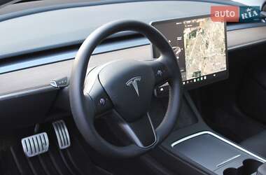 Седан Tesla Model 3 2023 в 