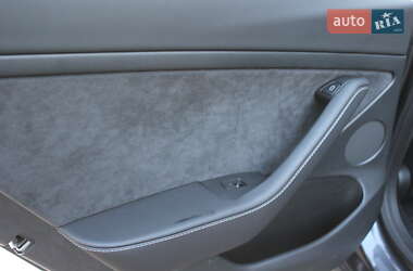 Седан Tesla Model 3 2023 в 
