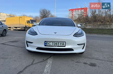 Седан Tesla Model 3 2019 в Львове