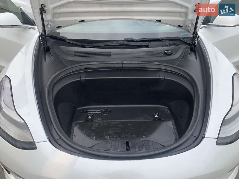 Седан Tesla Model 3 2018 в Києві фото 30 Седан Tesla Model 3 2018 в Києві