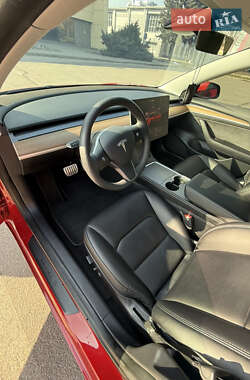 Седан Tesla Model 3 2022 в 
