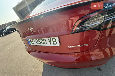 Седан Tesla Model 3 2022 в 