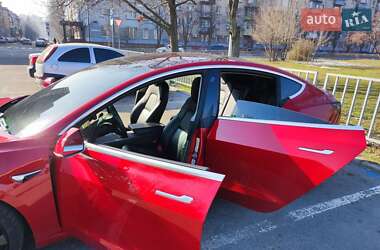 Седан Tesla Model 3 2018 в 