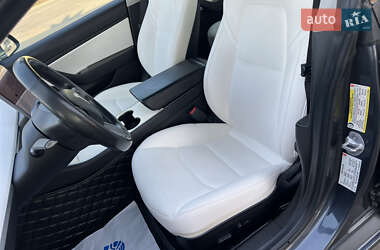 Седан Tesla Model 3 2018 в 