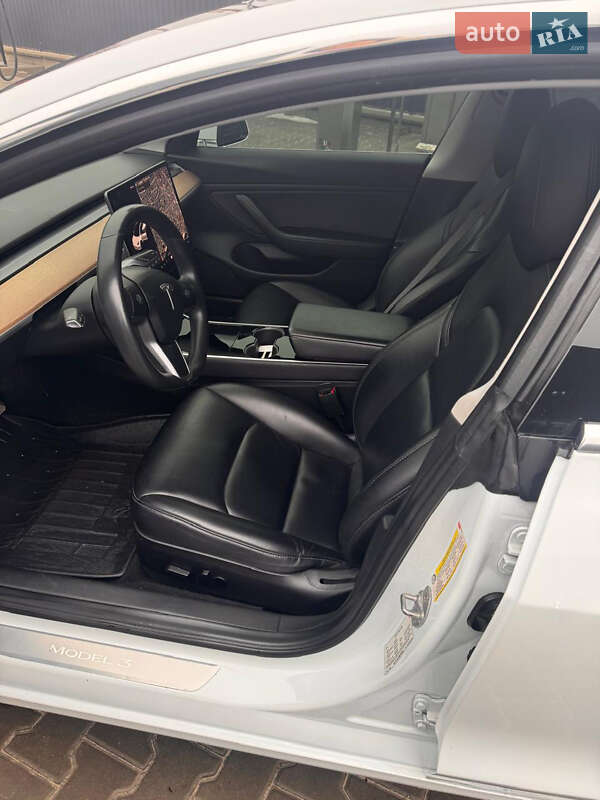 Седан Tesla Model 3 2018 в Белой Церкви
